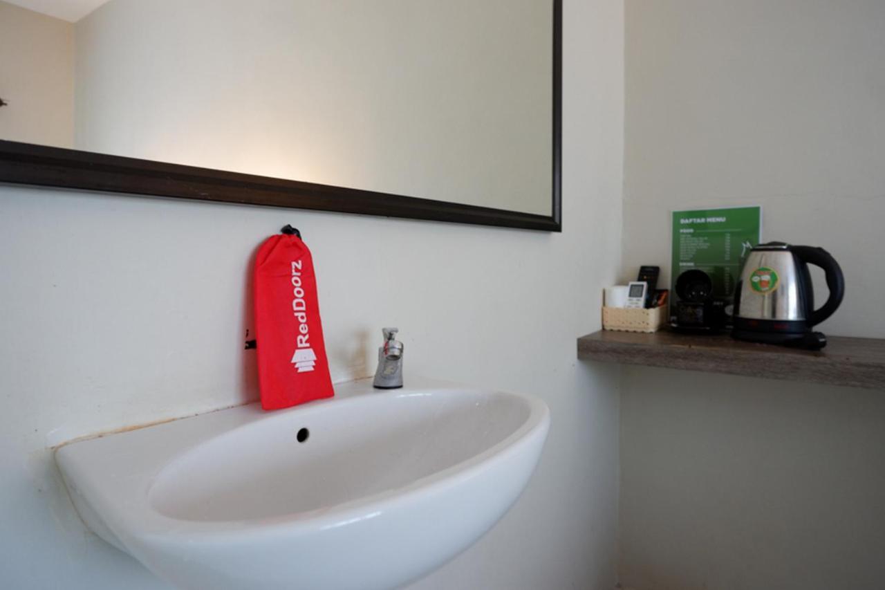 Reddoorz Syariah At Jalan Jenderal Sudirman Palopo Hotel Ngoại thất bức ảnh